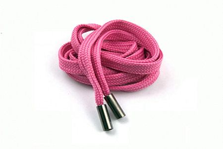 Пластмассовый наконечник шнурка, облегчающий его вдевание, называется «эглет» или «пистончик»